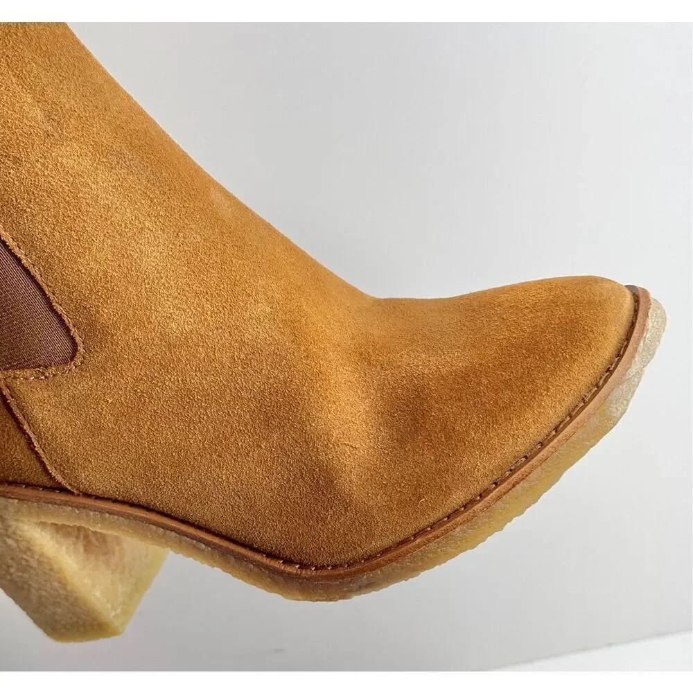 Lauren Ralph Lauren Boots Size 5.5 Women Brown Suede‎ Water Resistant Chelsea